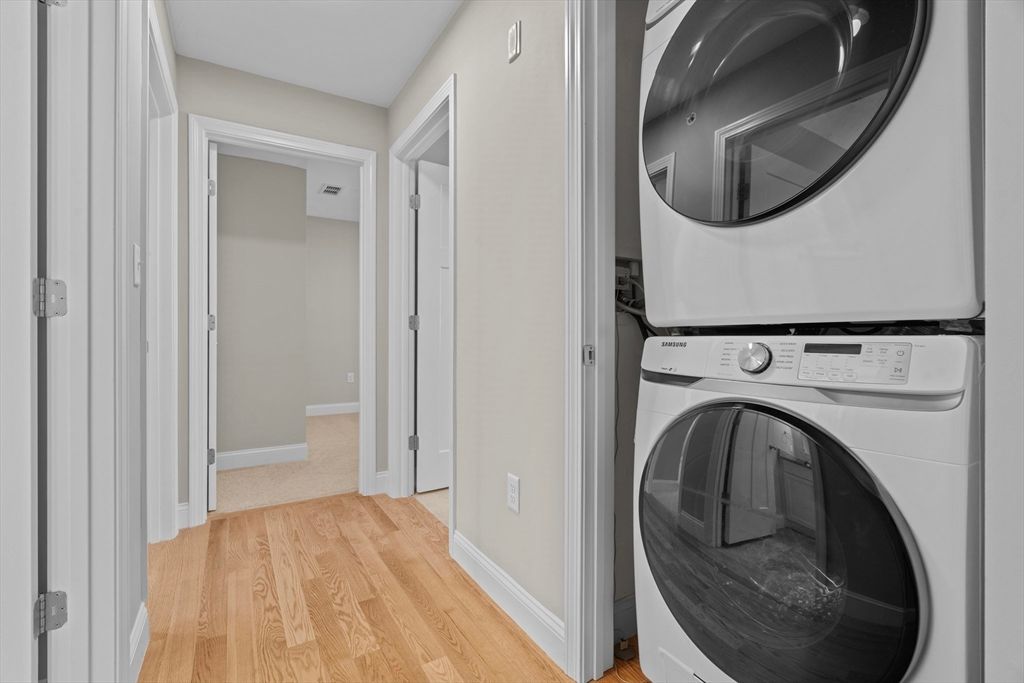Interior, Utility Closets, Washer, Wood Texture Flooring
