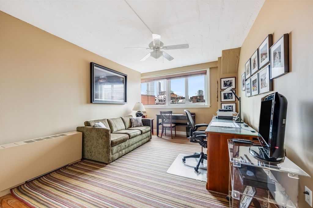 Home Office, Interior
