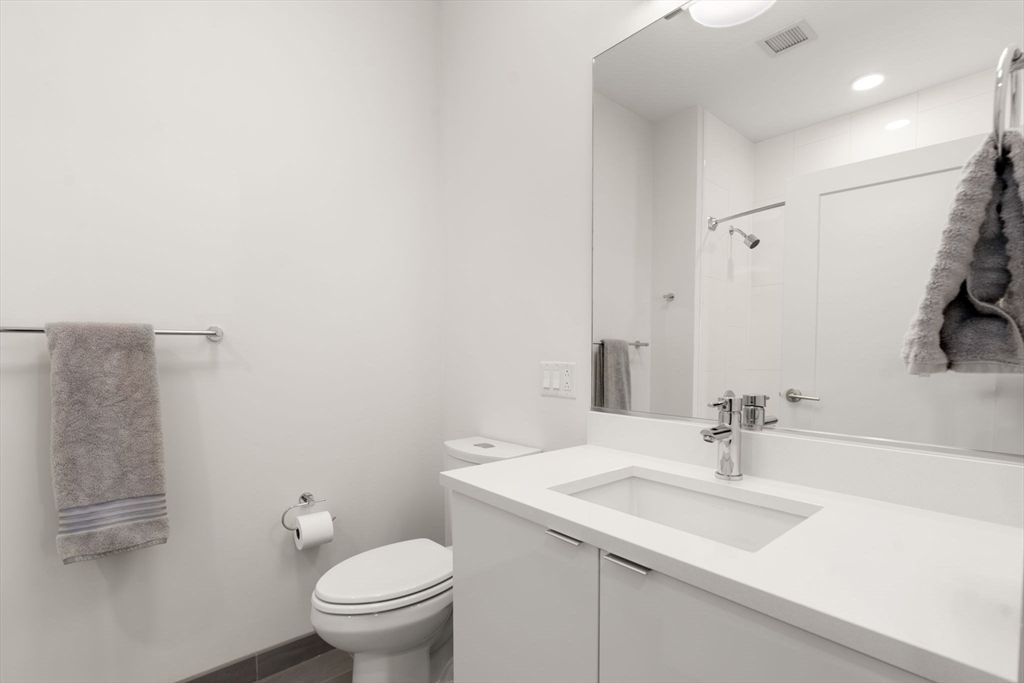 Bathroom, Interior, Recessed Lighting