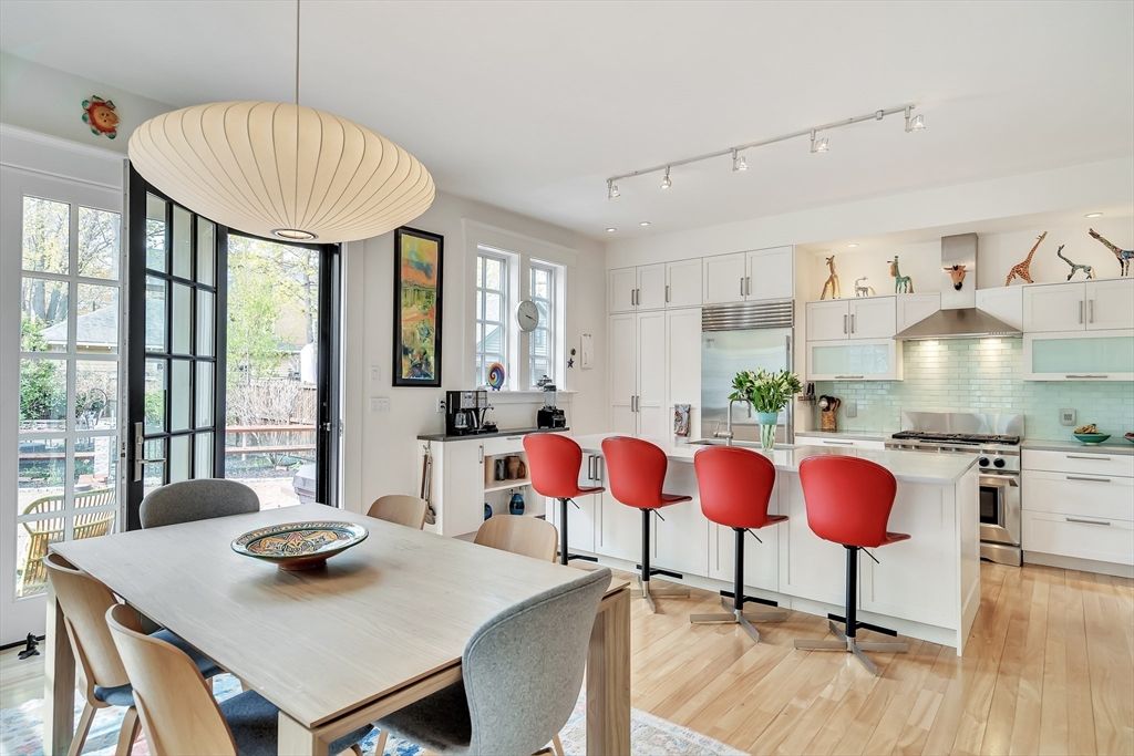 Dining room, Interior, Kitchen, Pendant Lights, Recessed Lighting, Stainless Steel Appliances, Wood Texture Flooring
