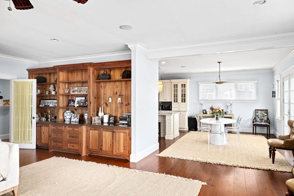 Dining room, Interior, Kitchen, Pendant Lights, Recessed Lighting, Wood Texture Flooring