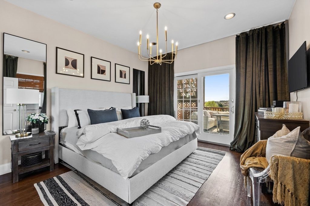 Bedroom, Interior, Pendant Lights, Recessed Lighting, Wood Texture Flooring
