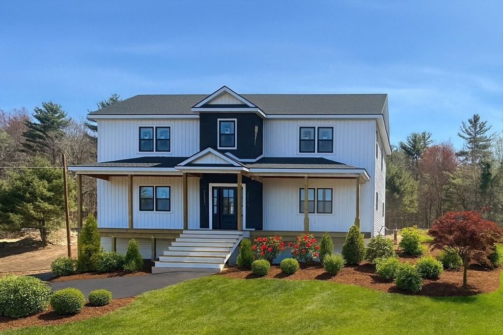 Exterior, Facade, Farmhouse