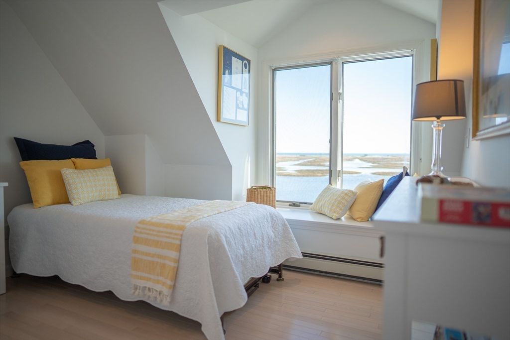 Bedroom, Interior, Water, Wood Texture Flooring
