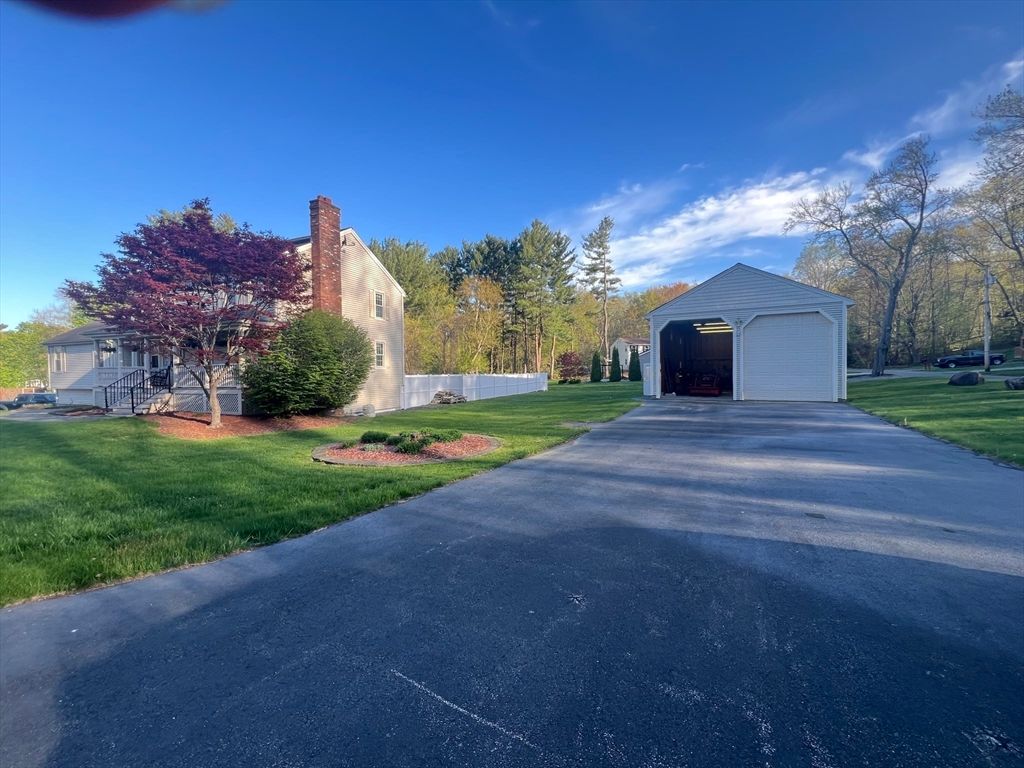 Backyard, Detached Garage, Exterior