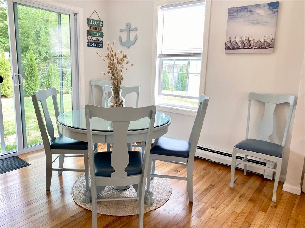 Dining room, Interior, Wood Texture Flooring