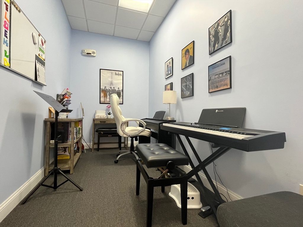 Home Office, Interior