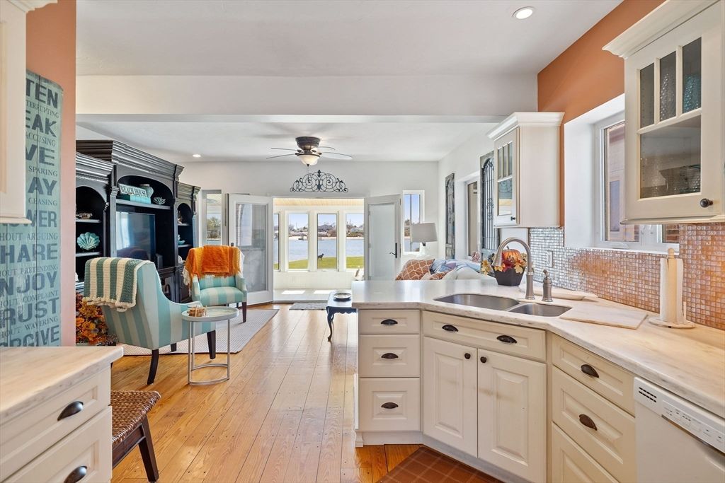 Interior, Kitchen, Living room, Recessed Lighting, Water, Wood Texture Flooring