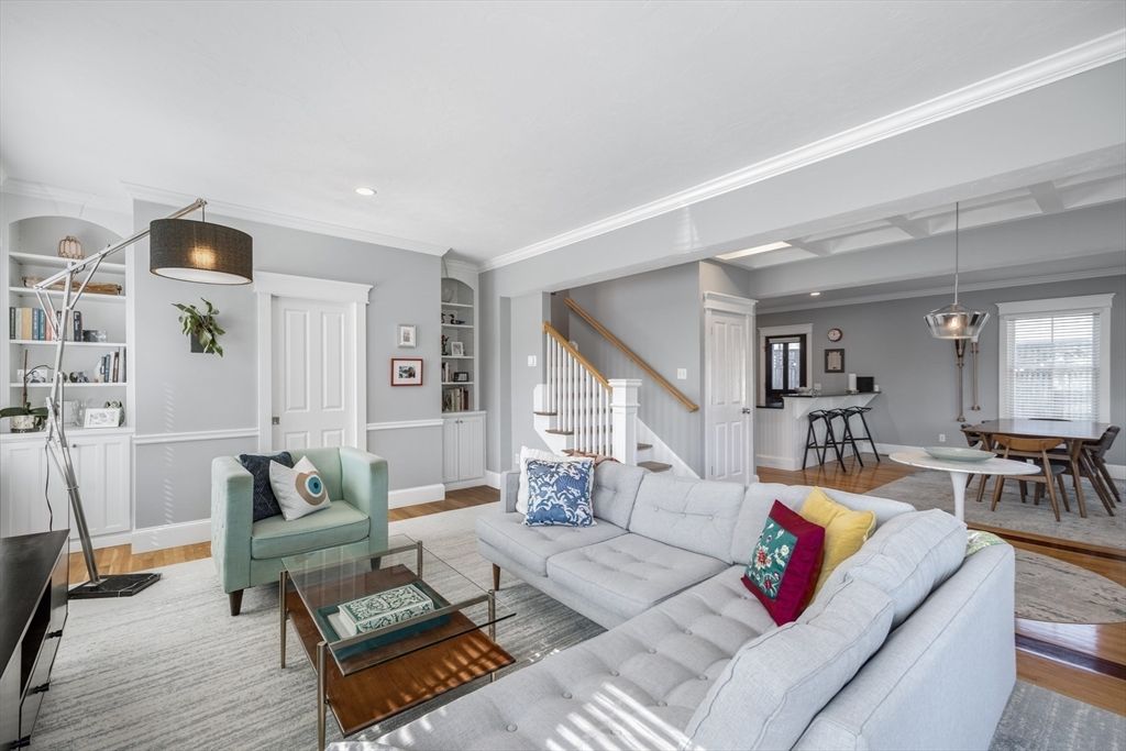 Dining room, Interior, Living room, Pendant Lights, Recessed Lighting, Wood Texture Flooring
