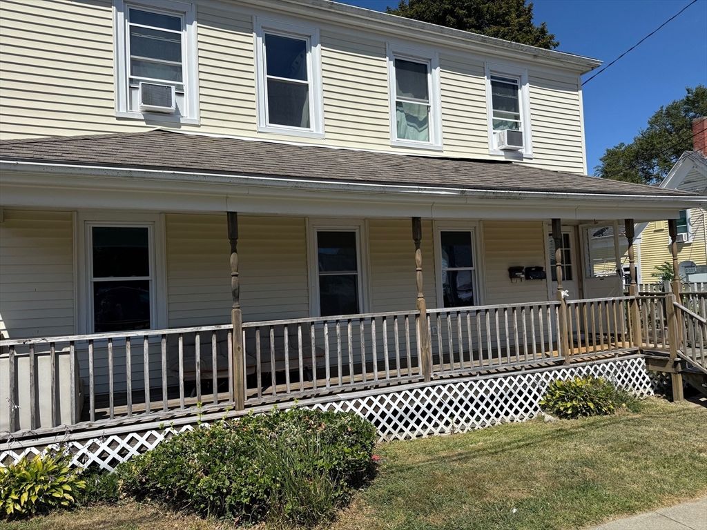 Exterior, Facade, American Foursquare