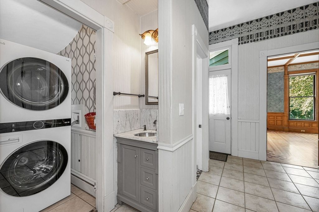 Interior, Utility Closets, Washer