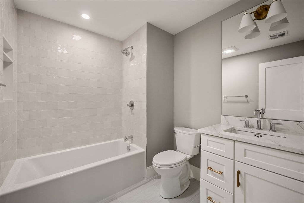Bathroom, Interior, Recessed Lighting