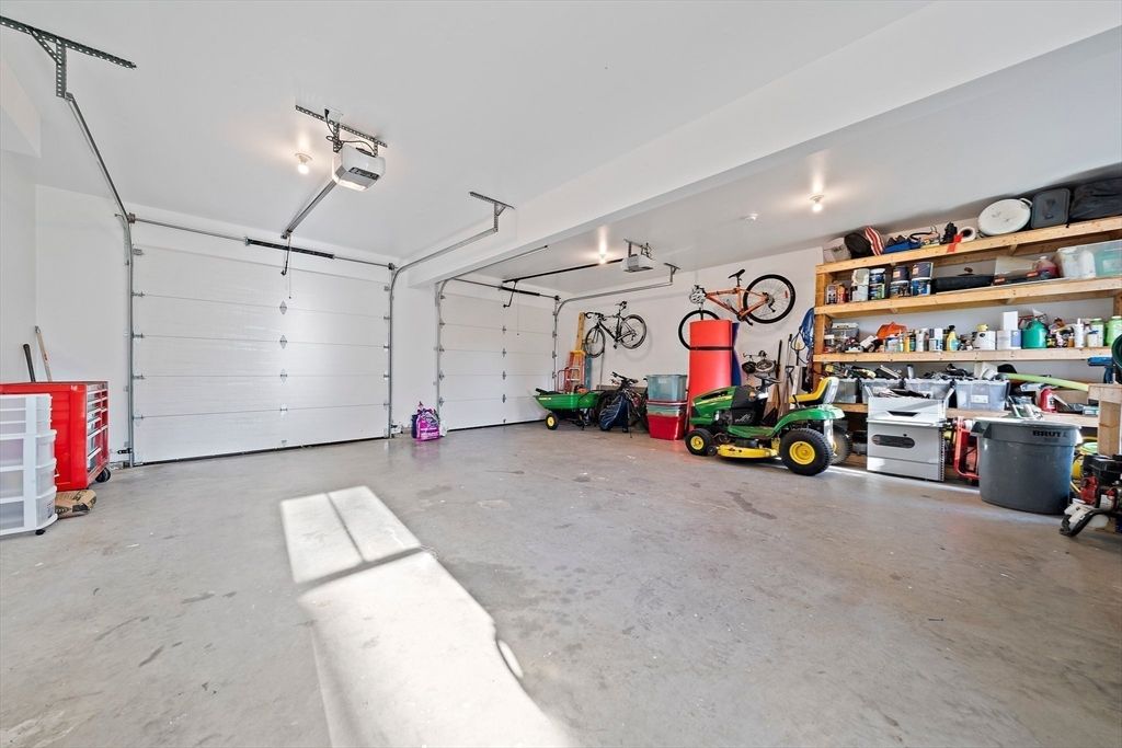 Garage, Interior