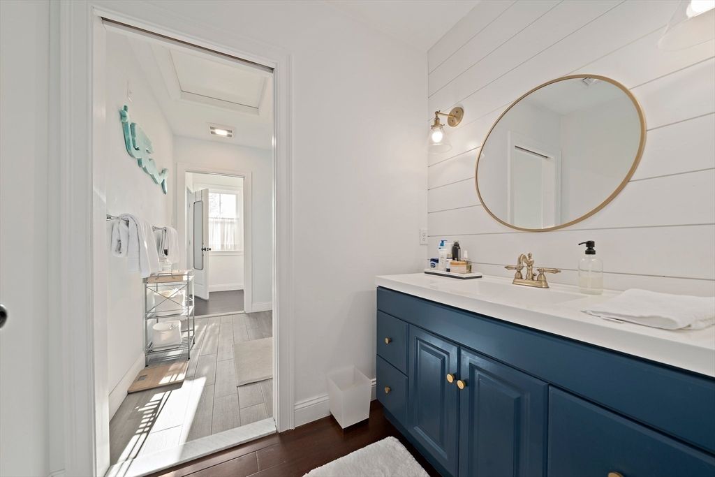 Bathroom, Dual Sink Vanities, Interior, Wood Texture Flooring
