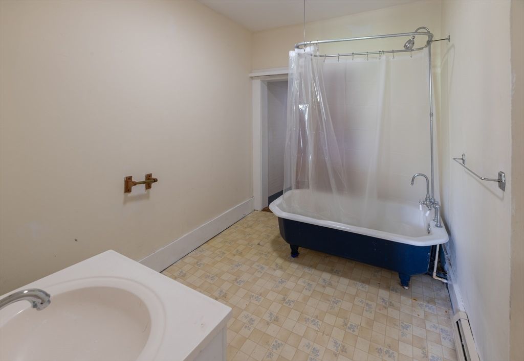 Bathroom, Free Standing Baths, Interior