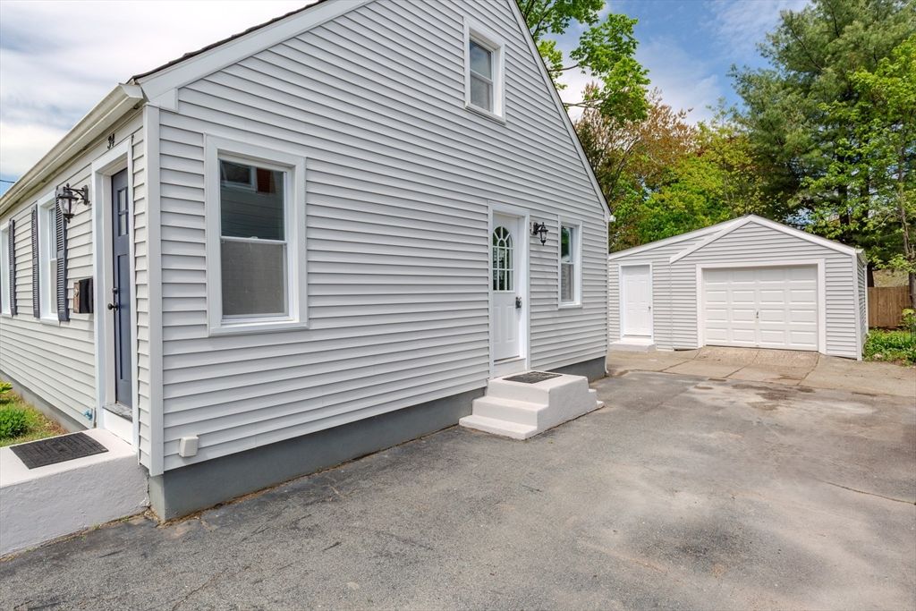 Detached Garage, Exterior