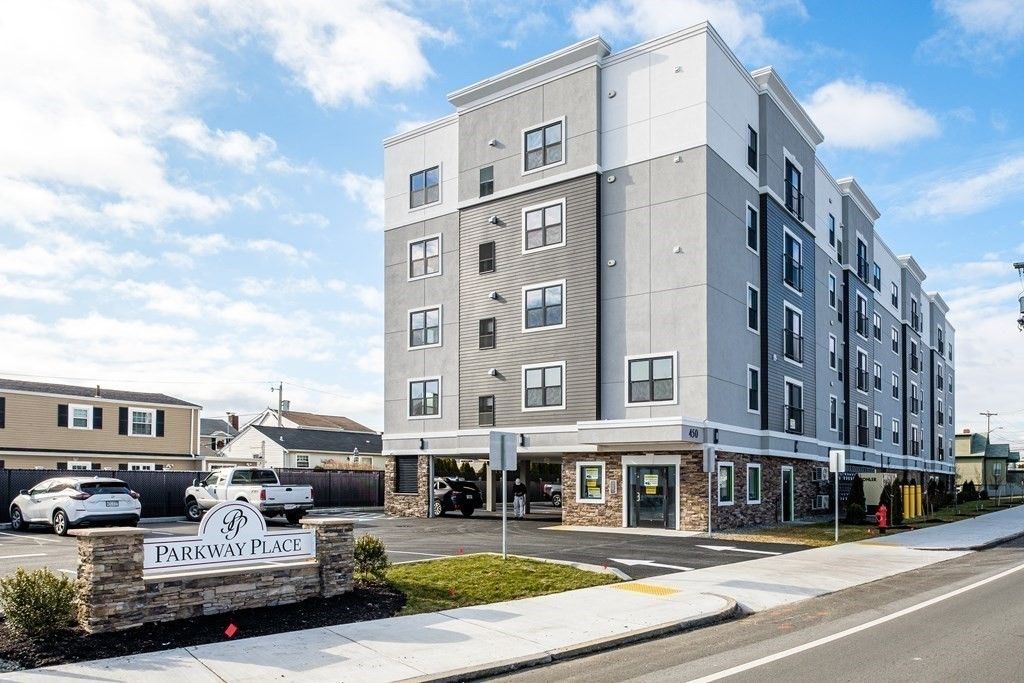 Exterior, Facade, Condo Building