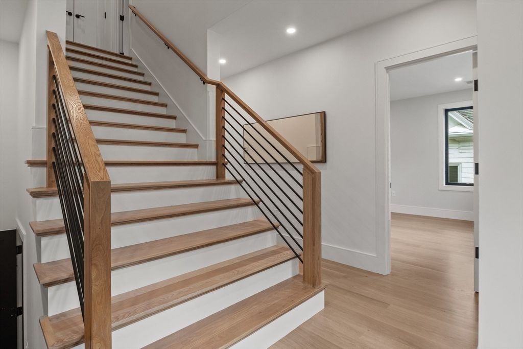 Interior, Recessed Lighting, Wood Texture Flooring