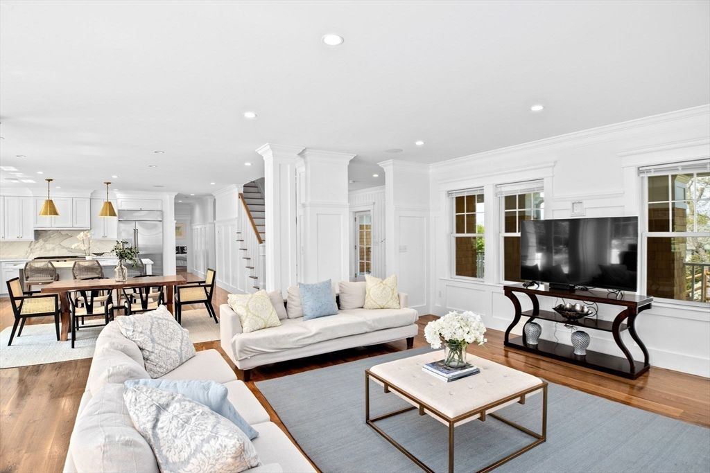 Dining room, Interior, Kitchen, Living room, Pendant Lights, Recessed Lighting, Wood Texture Flooring