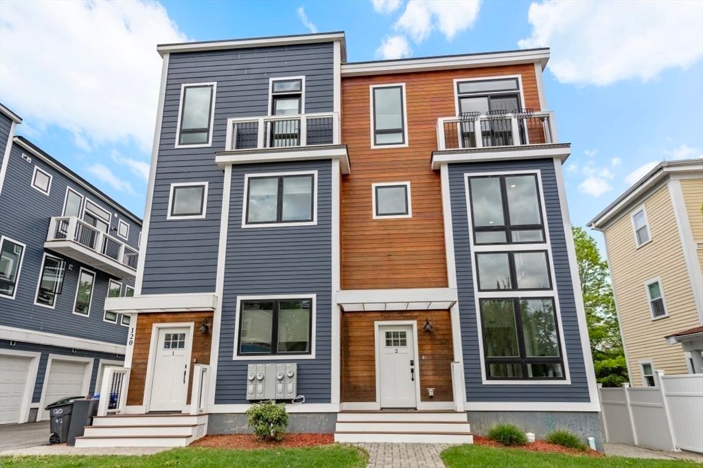 Attached, Exterior, Facade, Rowhouse