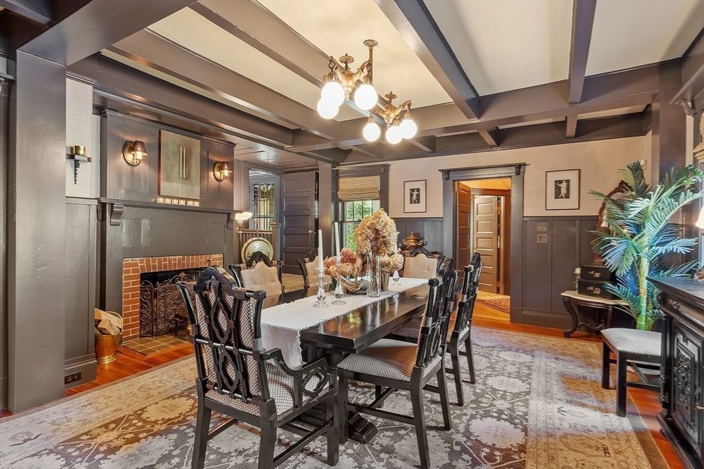 Chandelier, Dining room, Fireplace, Interior, Wood Texture Flooring