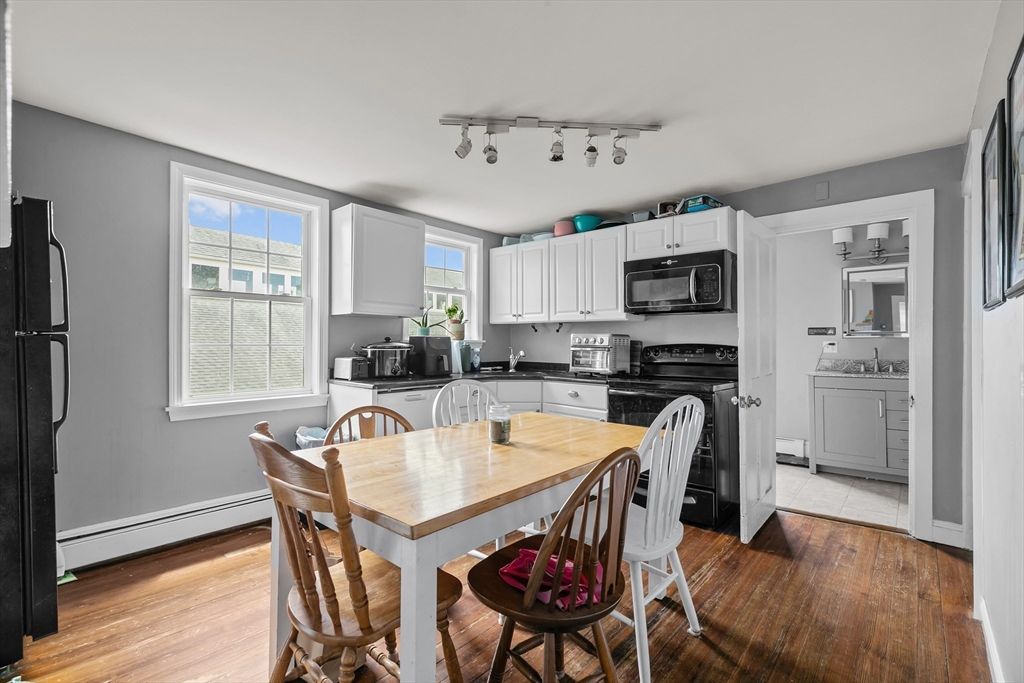 Dining room, Interior, Kitchen, Stainless Steel Appliances, Wood Texture Flooring