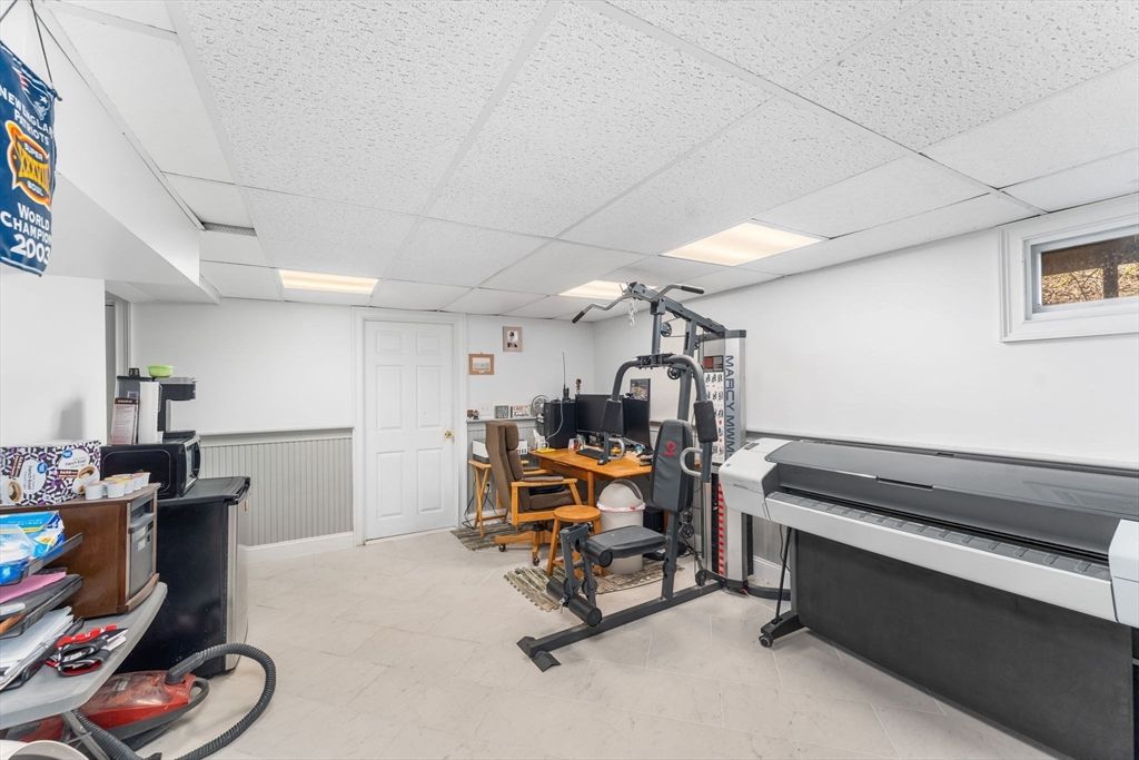 Fitness Equipment, Interior, Recessed Lighting