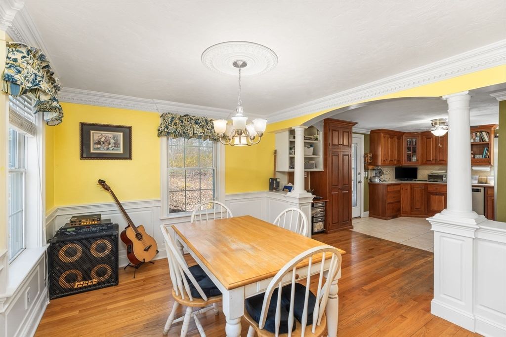 Chandelier, Dining room, Interior, Kitchen, Wood Texture Flooring
