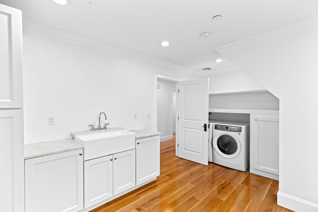 Interior, Recessed Lighting, Utility Closets, Washer, Wood Texture Flooring