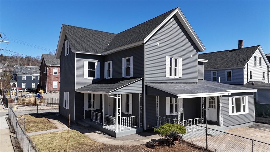 Exterior, Facade, Farmhouse