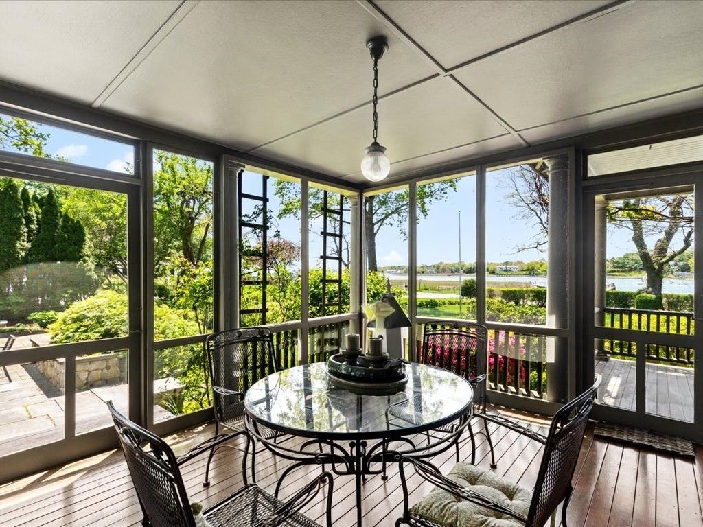 Interior, Pendant Lights, Sun Room, Wood Texture Flooring