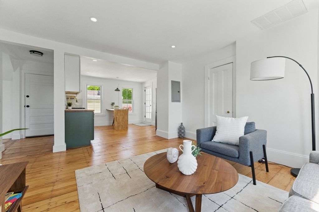 Interior, Kitchen, Living room, Recessed Lighting, Wood Texture Flooring