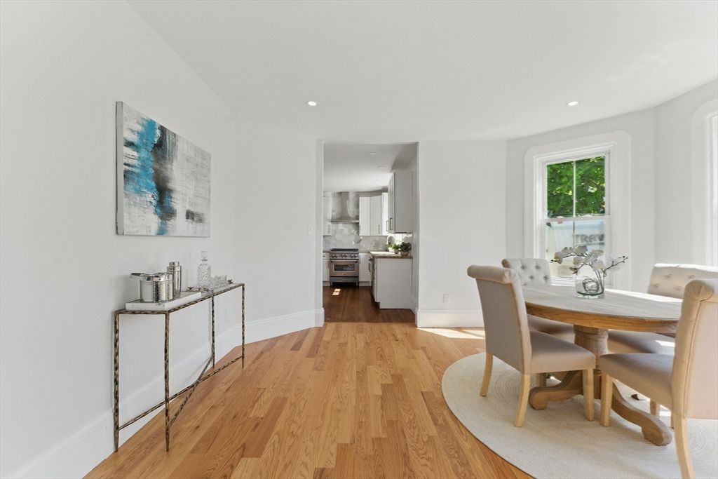 Dining room, Interior, Kitchen, Recessed Lighting, Wood Texture Flooring