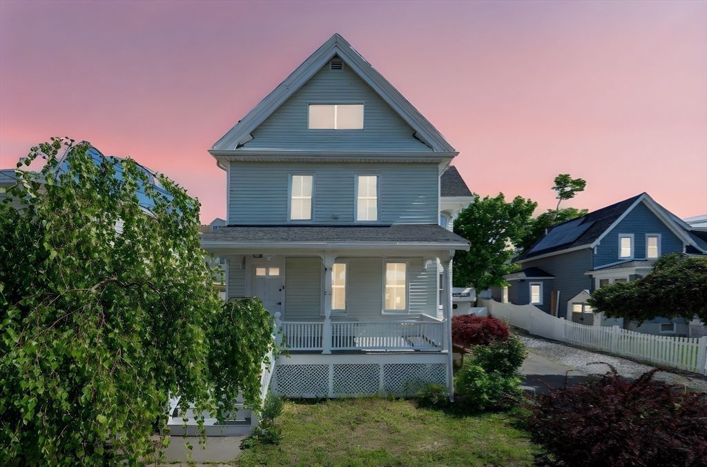 Exterior, Facade, Solar Panels, Queen Anne Victorian