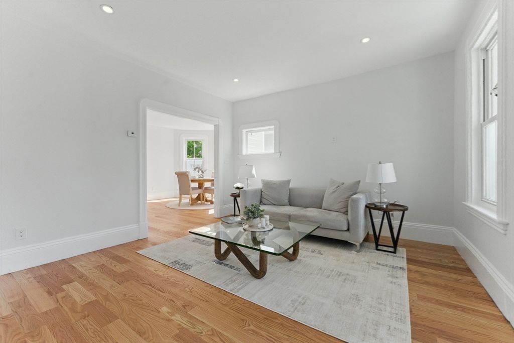 Dining room, Interior, Living room, Recessed Lighting, Wood Texture Flooring