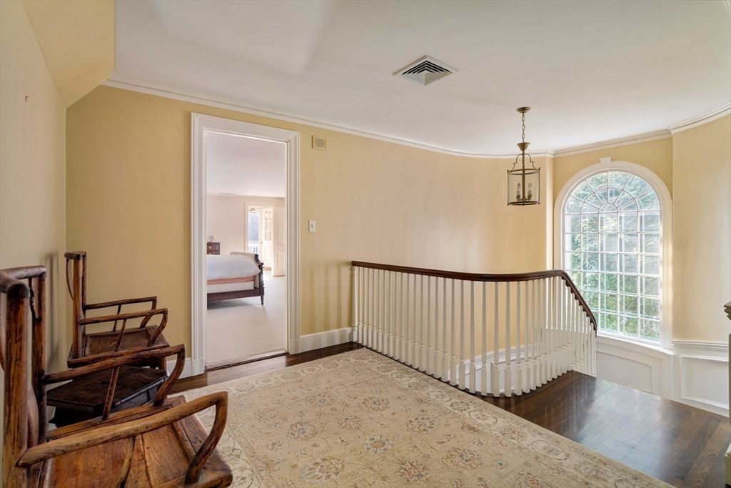 Interior, Pendant Lights, Wood Texture Flooring