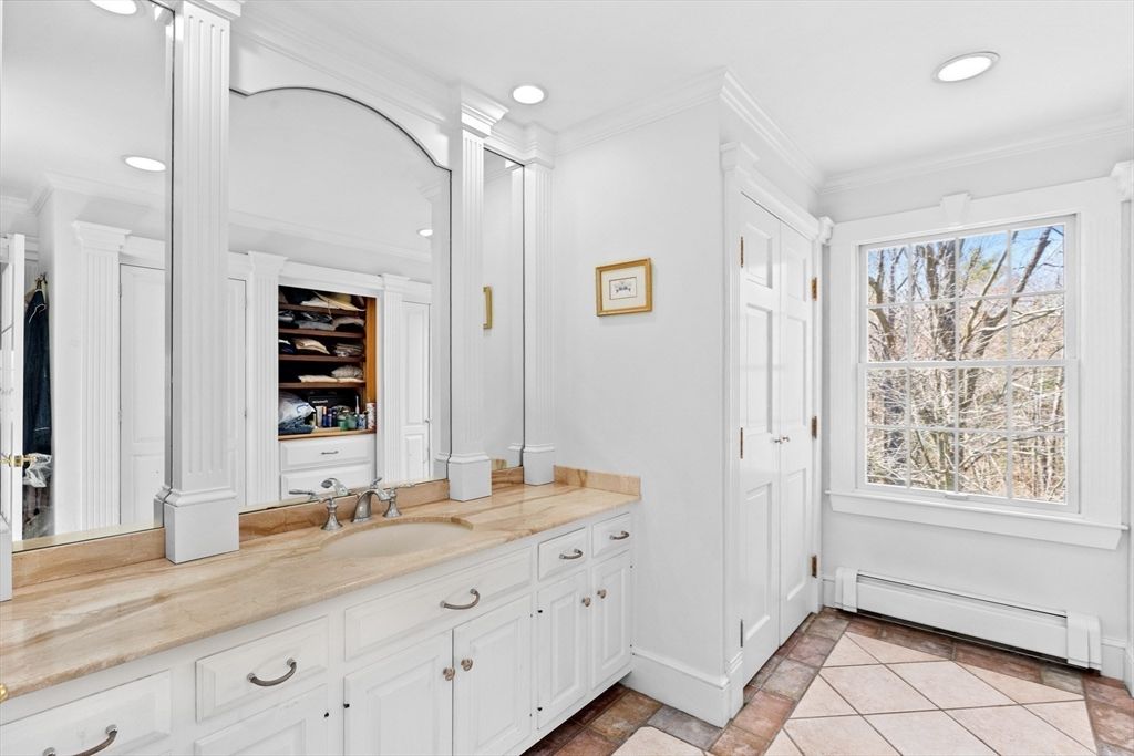 Bathroom, Interior, Recessed Lighting