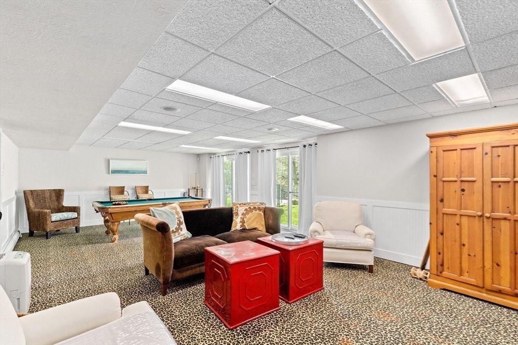 Billiard Table, Game Room, Interior, Recessed Lighting