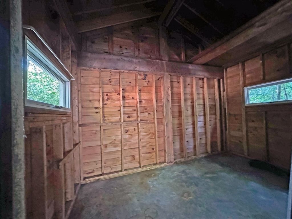 Empty room, Interior, Wooden Beams, Wooden Walls