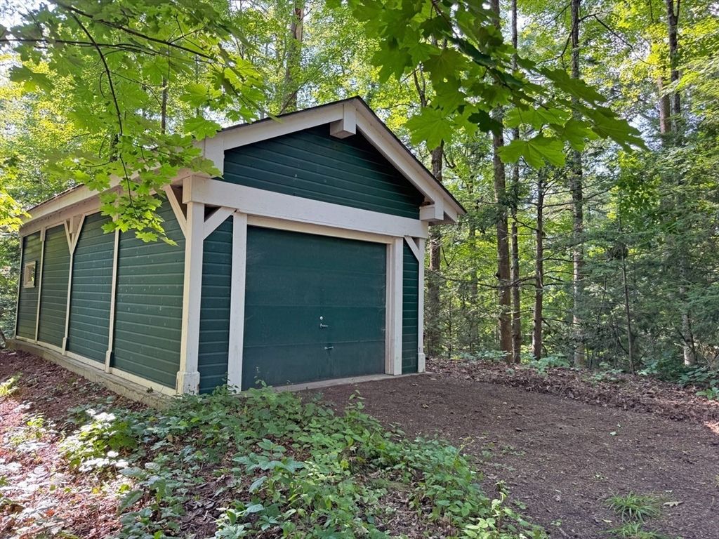 Detached Garage, Exterior