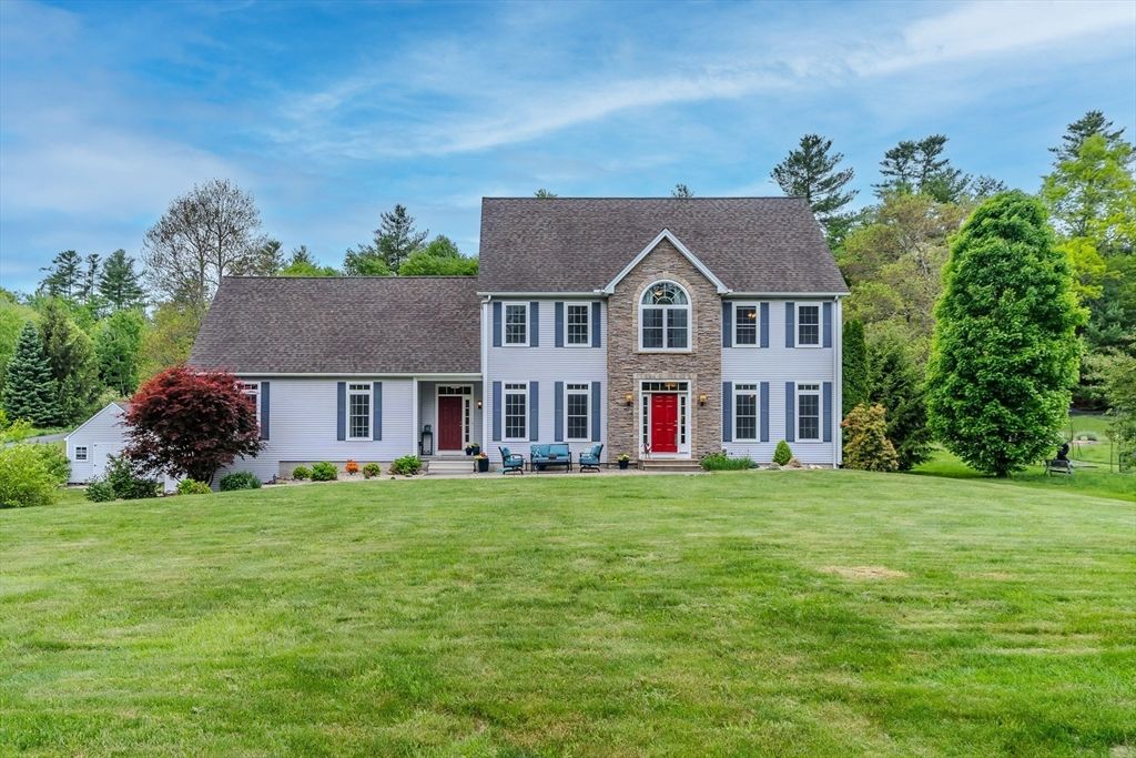 Backyard, Exterior, Facade, French Provincial