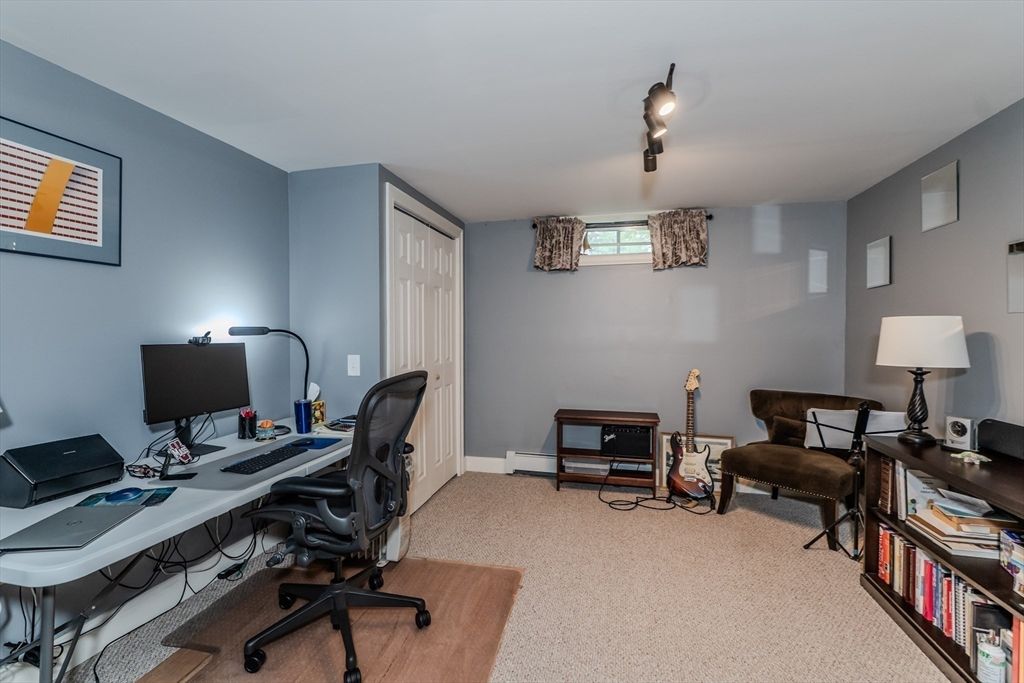 Home Office, Interior