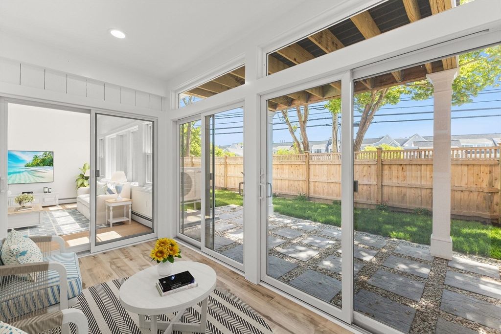 Interior, Recessed Lighting, Sun Room, Wood Texture Flooring