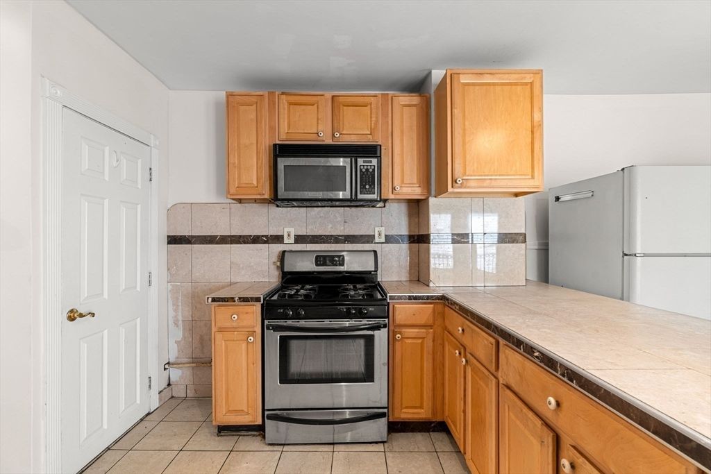 Interior, Kitchen, Tile Countertops