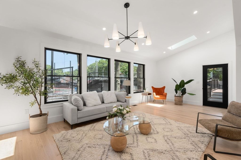 Interior, Living room, Pendant Lights, Recessed Lighting, Wood Texture Flooring