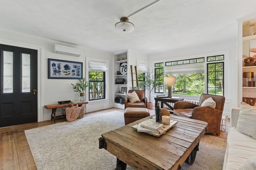 Dining room, Interior, Living room, Wood Texture Flooring