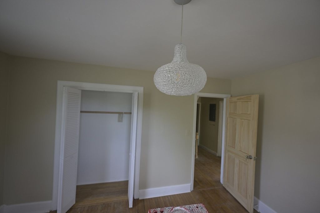 Interior, Pendant Lights, Wood Texture Flooring