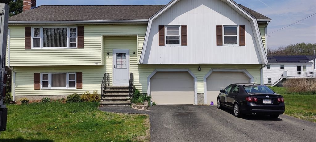 Attached, Exterior, Facade, Raised Ranch