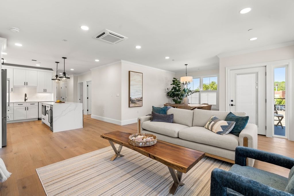 Interior, Kitchen, Living room, Marble Walls, Pendant Lights, Recessed Lighting, Wood Texture Flooring