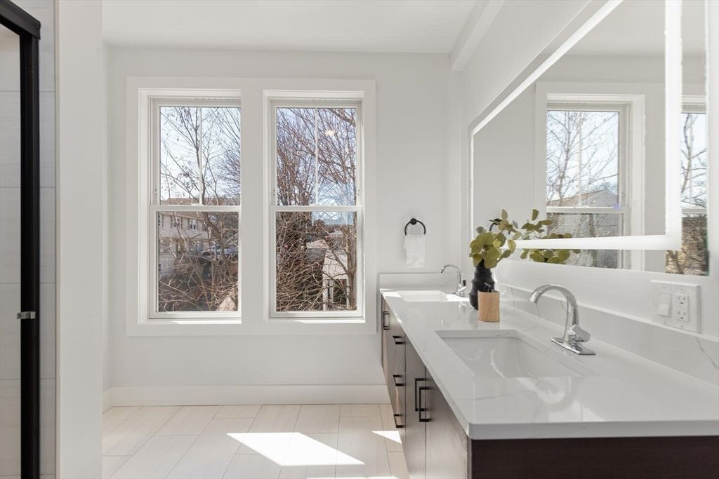 Bathroom, Dual Sink Vanities, Interior